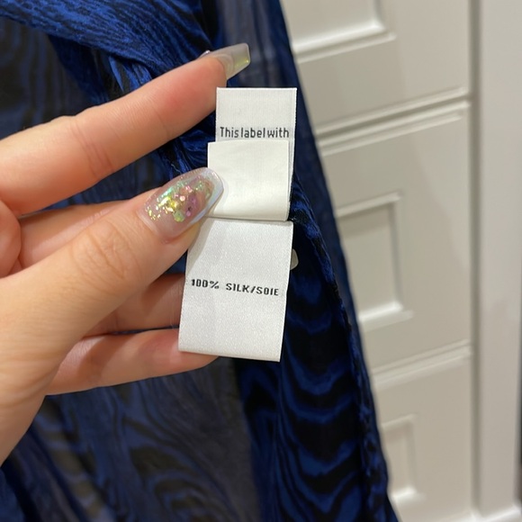 DVF Diane Von Furstenberg GILMORE Silk Sheer Blouse Top Grain Shadow nav… - Picture 7 of 9